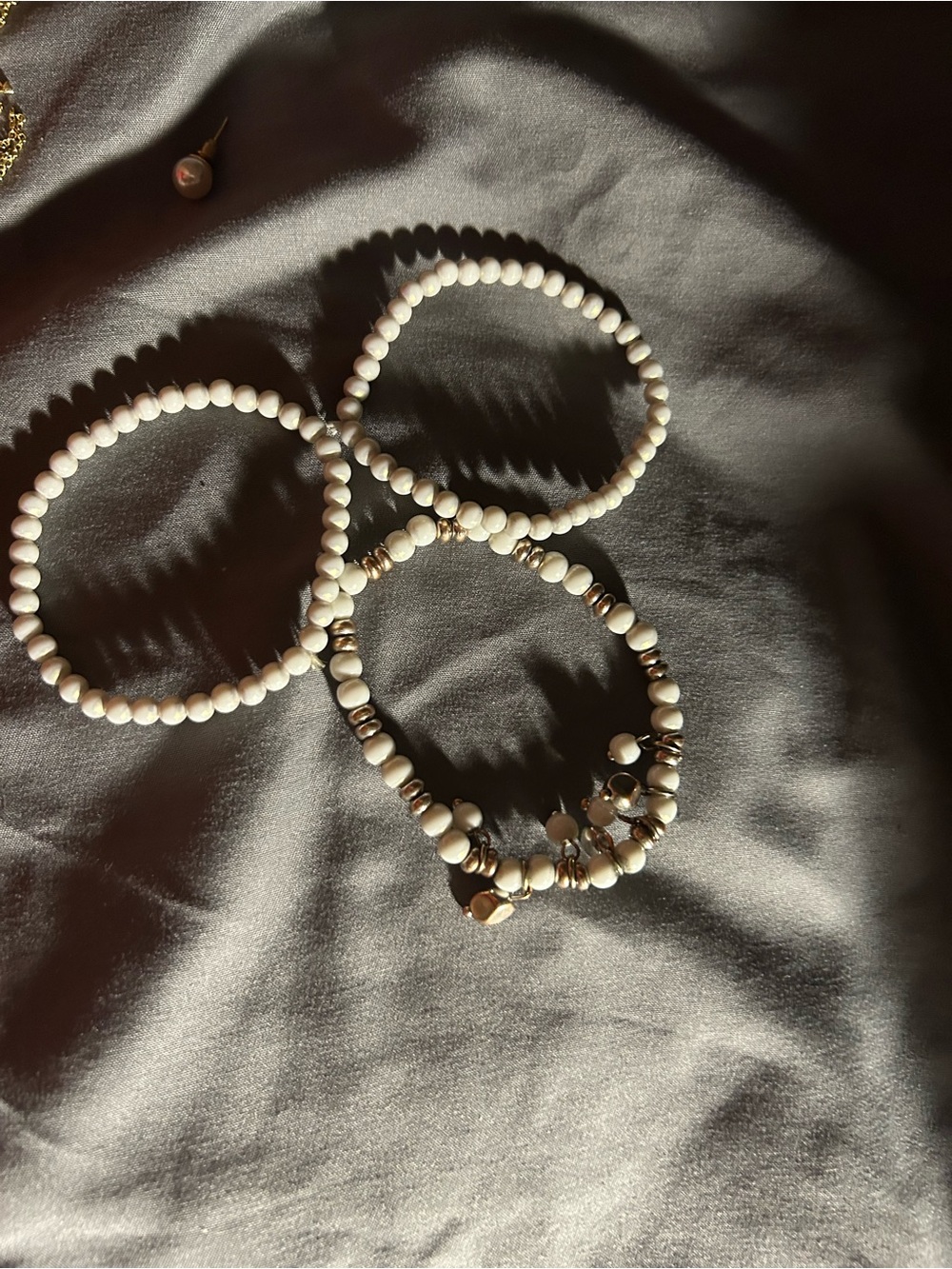 Beaded Stretch Bracelet Set - White and Gold